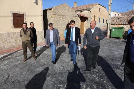 Imagen Castroserracín pavimenta varias calles con la Ayuda Provincial y las Obras Urgentes