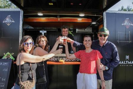 Imagen San Cristóbal de Segovia reúne a cientos de personas en la novena Feria de la Cerveza y consolida el éxito de ‘Amor a primera birra con Alimentos de Segovia’
