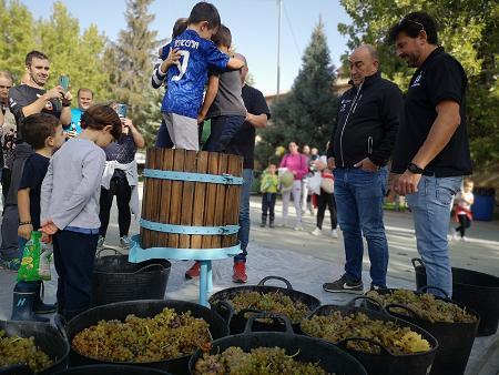 Imagen Miguel Ángel de Vicente continúa acercándose a las tradiciones y costumbres de todos los pueblos de la provincia