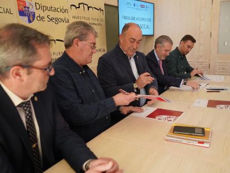 Imagen Diputación, FES y sindicatos presentan el acuerdo del Consejo de Diálogo Social de medidas sociales y económicas para el desarrollo de la provincia